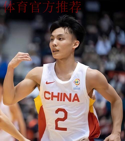 首战广东曝巨大隐患！徐杰伤退引进攻崩盘，最后希望寄予麦考尔了