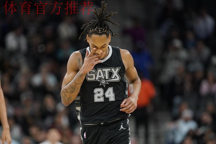 瓦塞尔抛送底线 卡斯尔暴起双手重扣 瓦塞尔抛送底线 卡斯尔暴起双手重扣